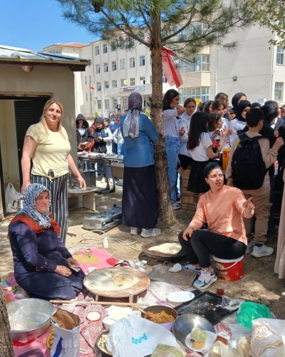 Öğrencilerden Gazze için örnek davranış