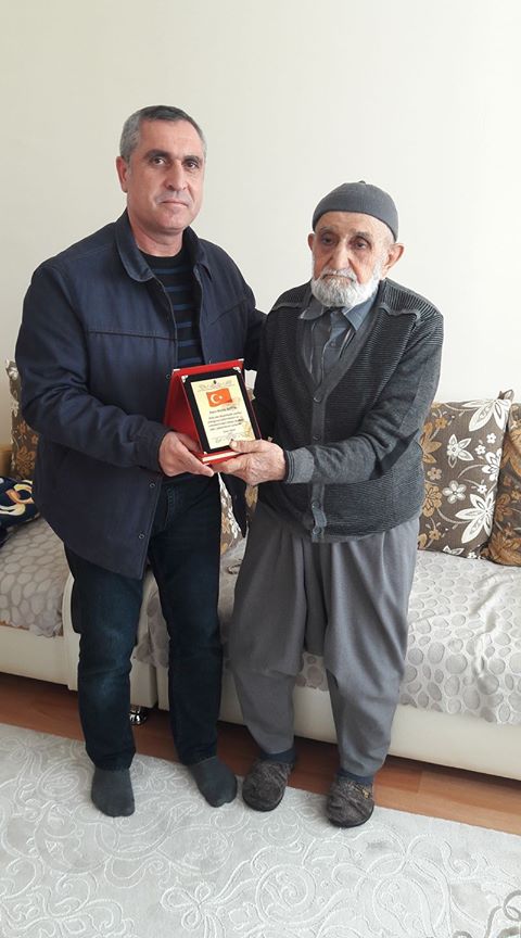 Şükran Plaketi Verildi