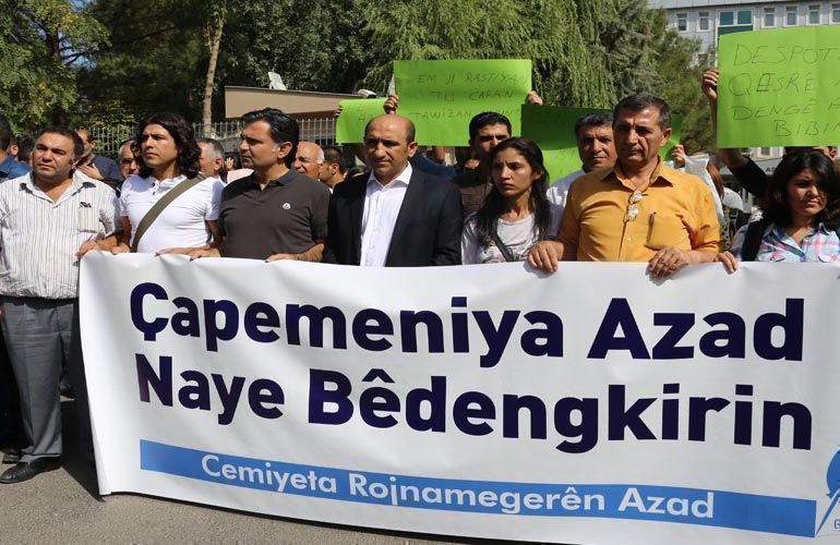 Diyarbakırç™da Gazetecilere yapılan saldırı kınandı