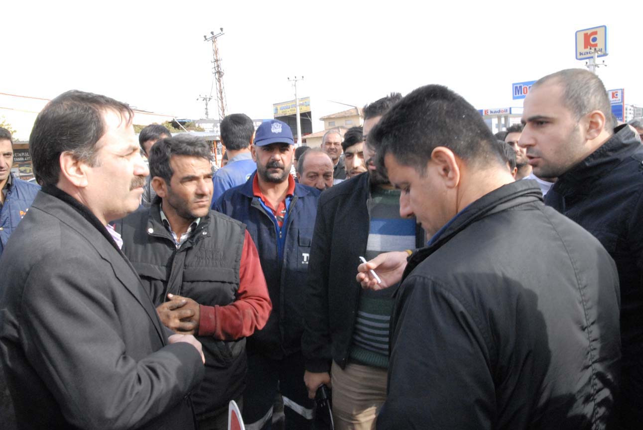 SANAYi SiTESi ESNAFI YOL KAPATTI