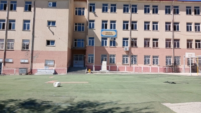 Servis ihalesi gecikti, Ergani'deki öğrenciler ortada kaldı